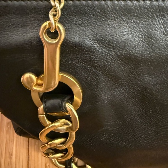 Classic Juice Beauty Black Leather Shoulder Bag with Gold Chain authentic - Picture 4 of 5